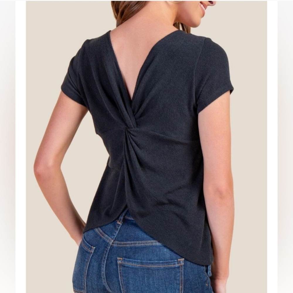 *BRAND NEW* Navy Blue Open Back Twist Top